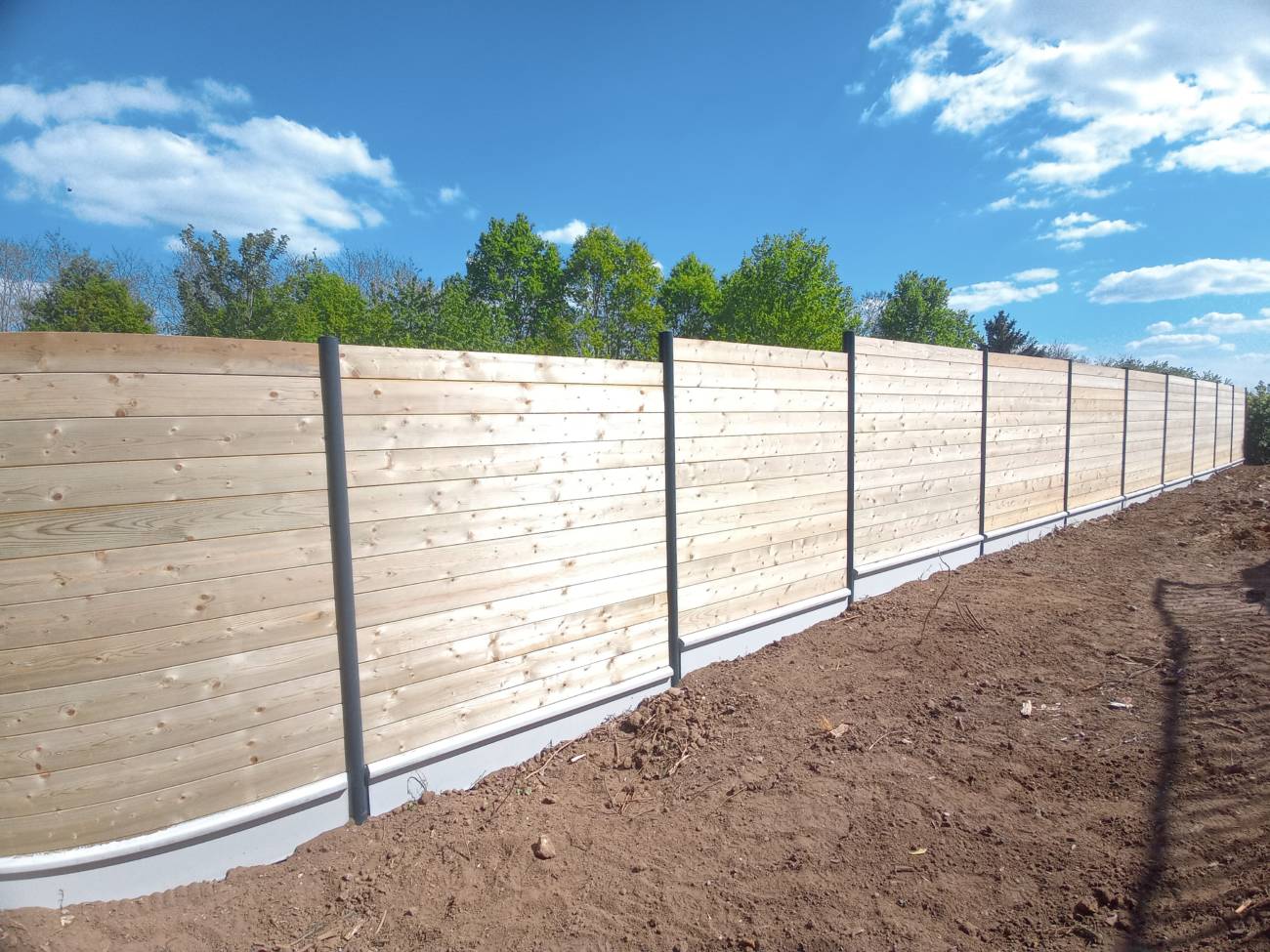 CLOTURE BOIS POTEAUX ALU | Objectifs Paysage Clôtures et murets Mirecourt 7